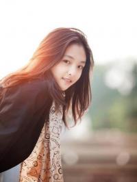 女主叫白轻歌男主叫顾霆之